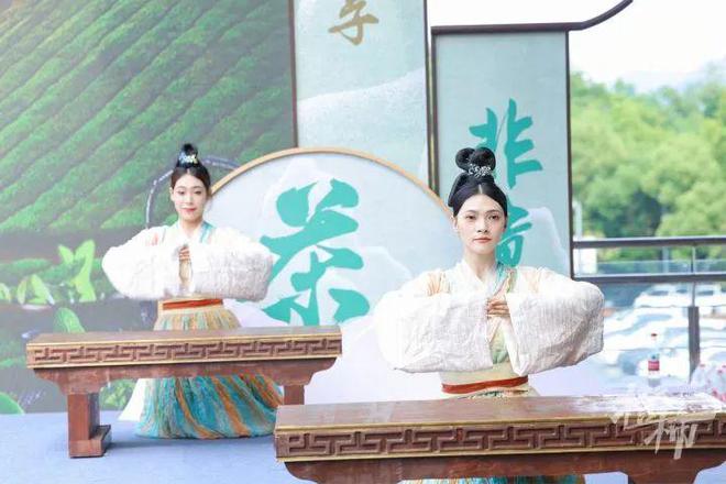 金华酸茶、“只此青霞”奶茶、红曲红茶、龙井果茶.今天继续!西溪印象城!